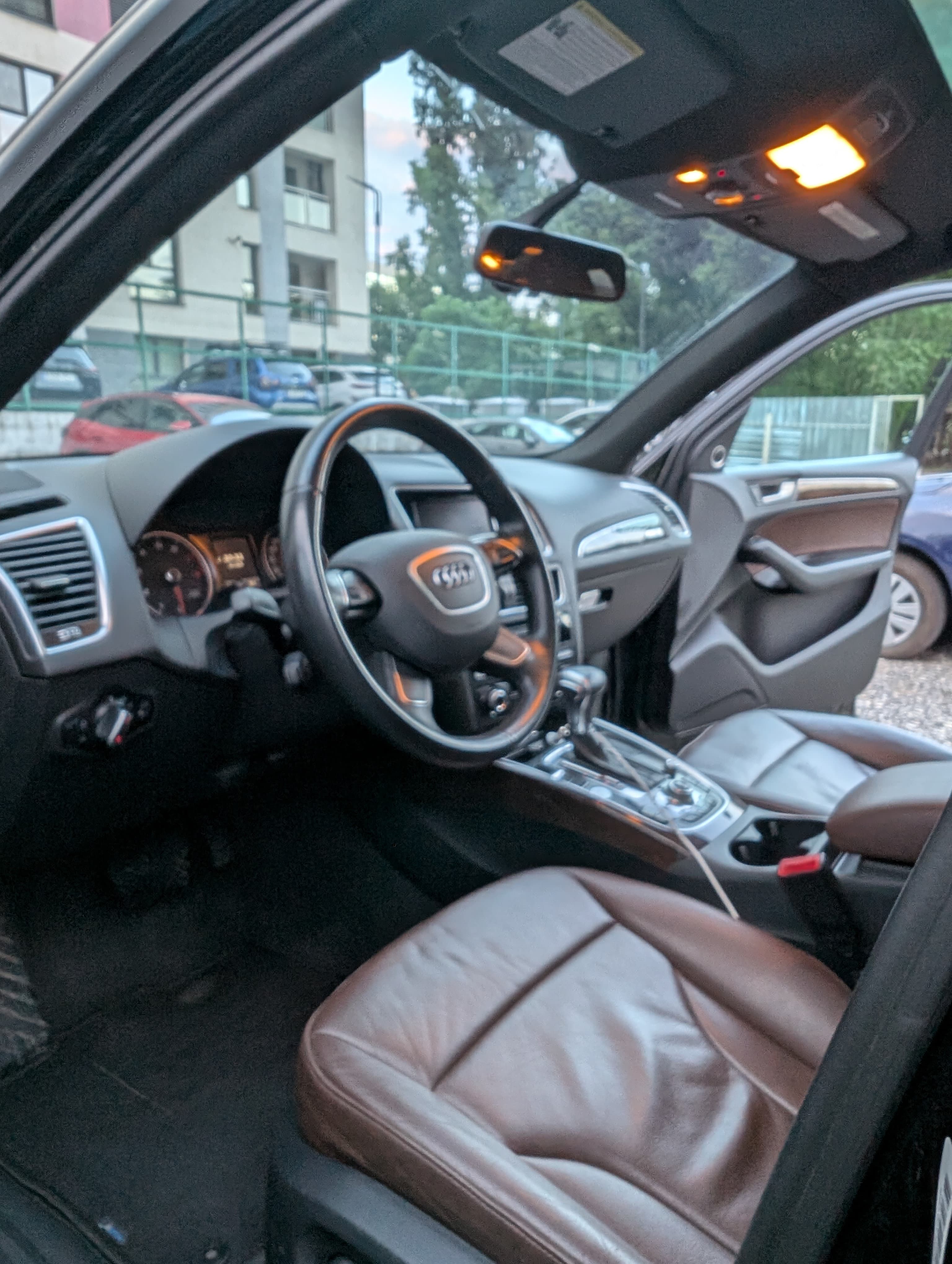 car-image