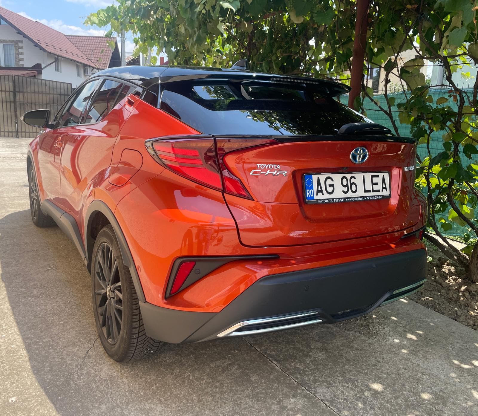 car-image
