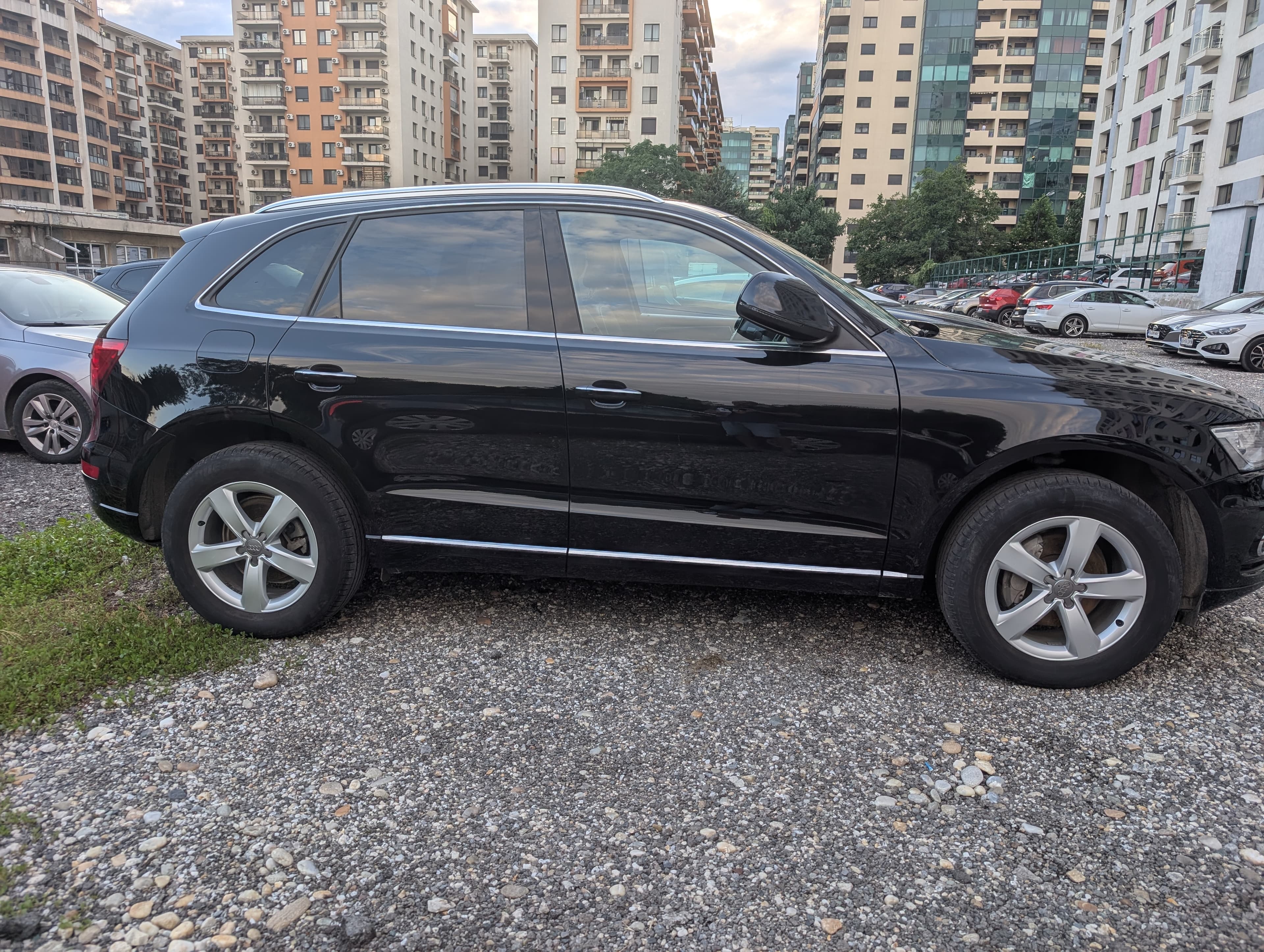 car-image